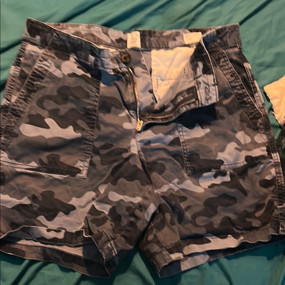 GAP Gray and Black Cargo Shorts